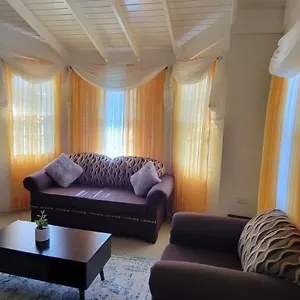 https://irie-vibes-get-away.comcaribbean.com